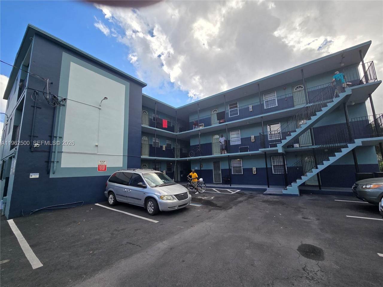 1520 61st St - Photo 1