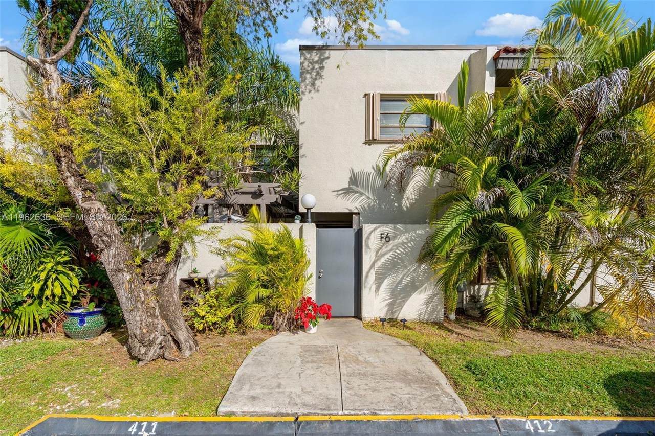 4726 67th Ave - Photo 1