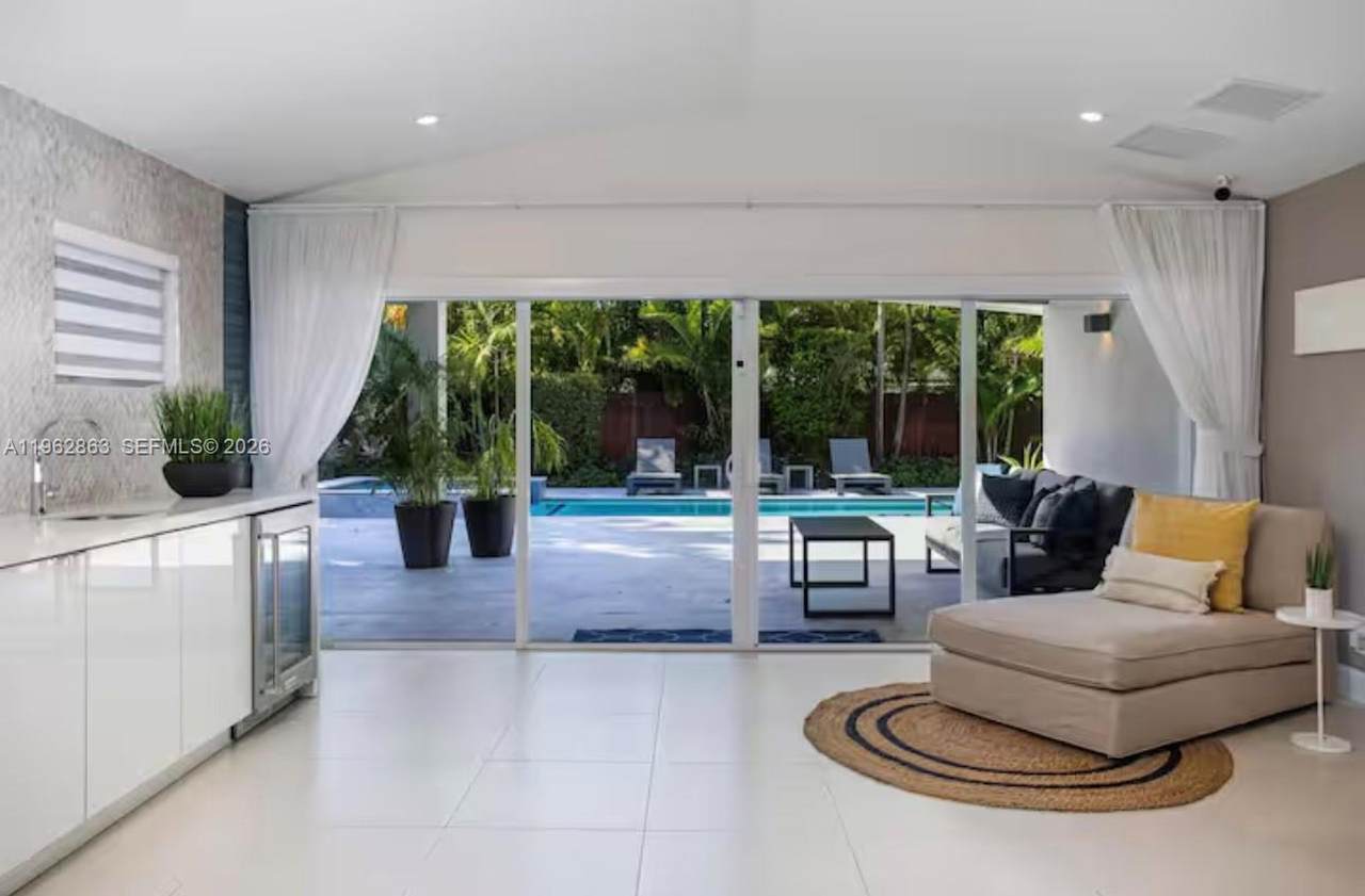 https://bt-photos.global.ssl.fastly.net/miami/1280_boomver_1_A11962863-2.jpg