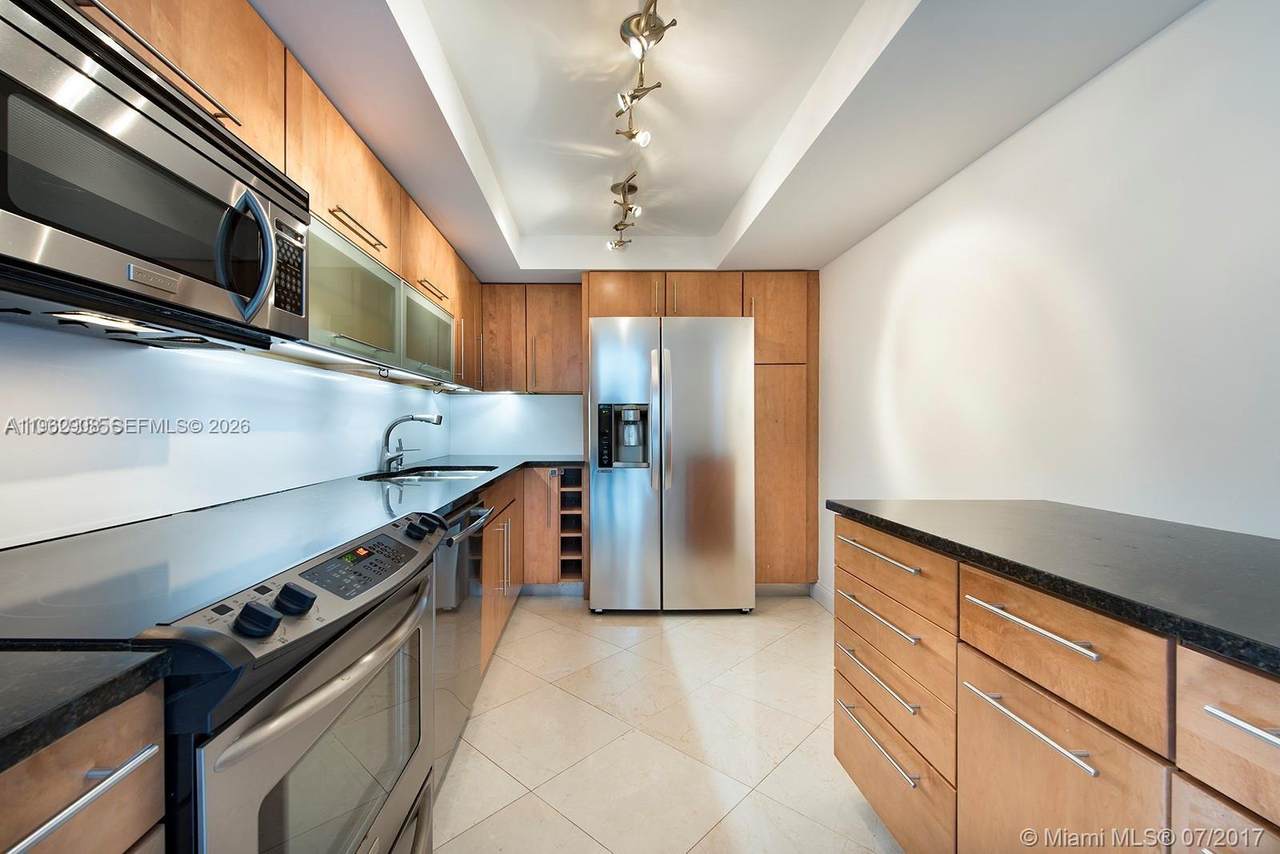 20505 Country Club Dr - Photo 1