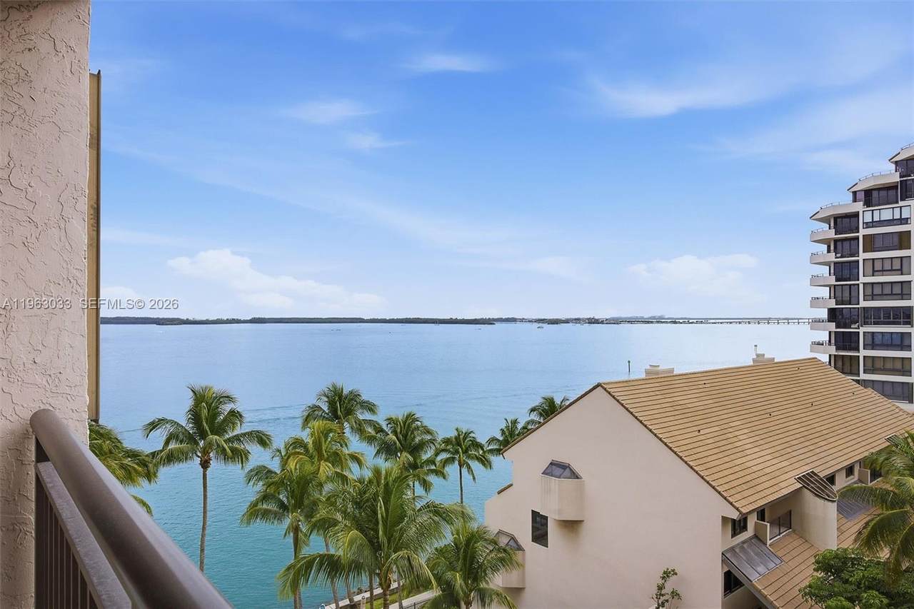 540 Brickell Key Dr - Photo 1