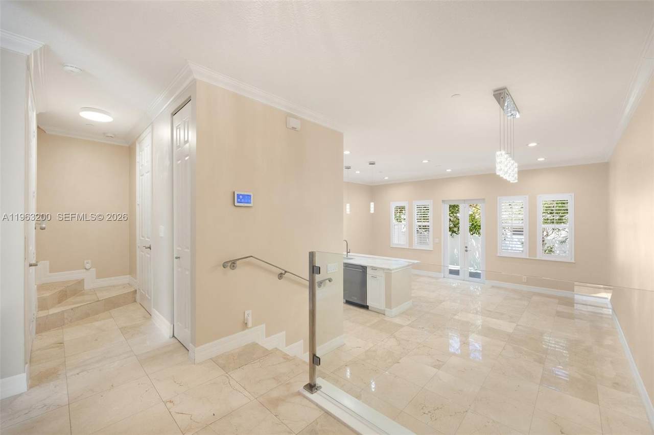 https://bt-photos.global.ssl.fastly.net/miami/1280_boomver_1_A11963200-2.jpg