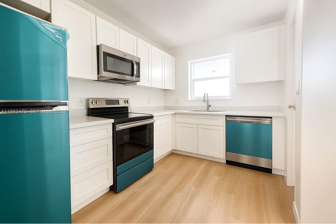 333 17th Ct - Photo 1