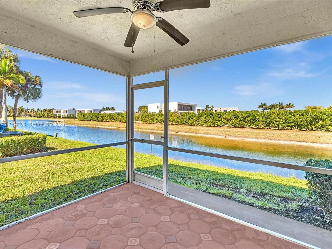 60 Key West Ct - Photo 1