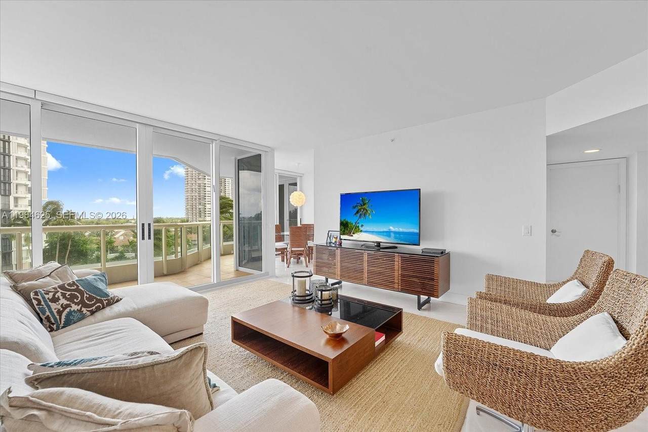 21055 Yacht Club Dr - Photo 1