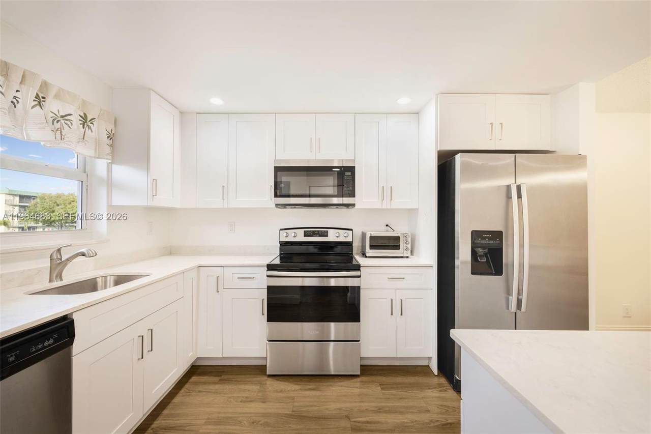 750 6th Ave - Photo 1