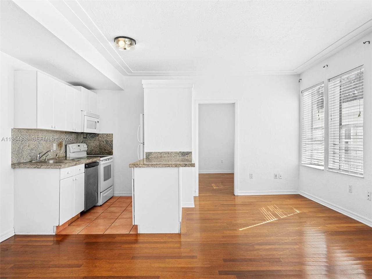 1027 Pennsylvania Ave - Photo 1