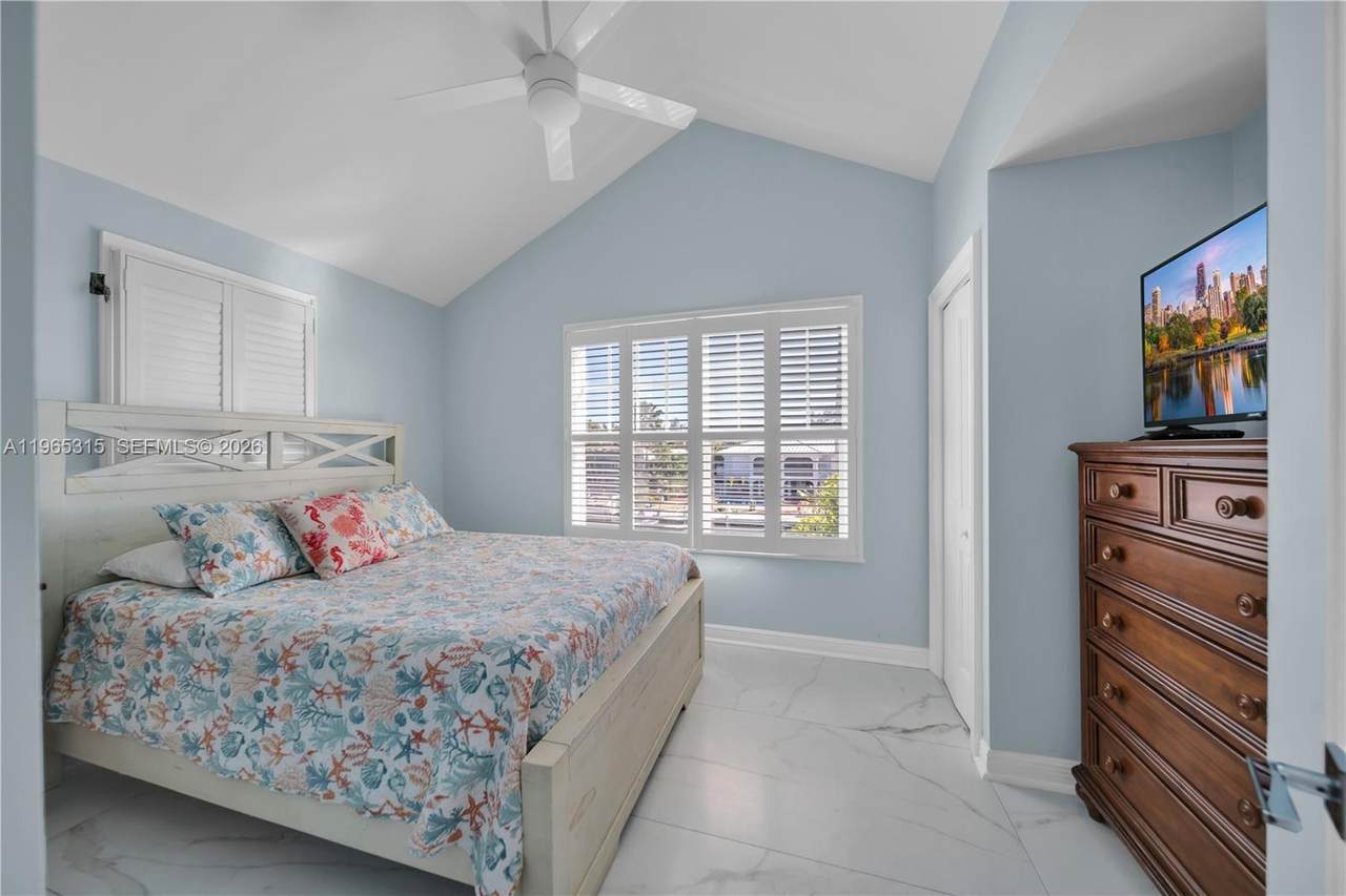 https://bt-photos.global.ssl.fastly.net/miami/1280_boomver_1_A11965315-2.jpg