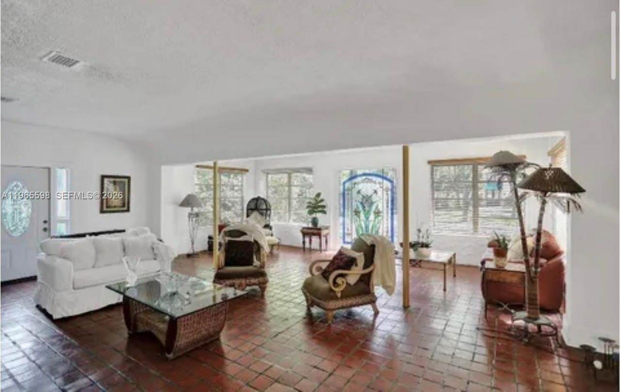 https://bt-photos.global.ssl.fastly.net/miami/1280_boomver_1_A11965598-2.jpg