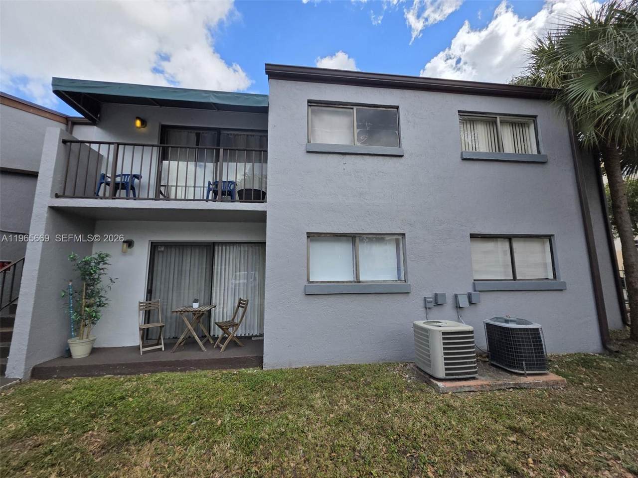 7421 152nd Ave - Photo 1