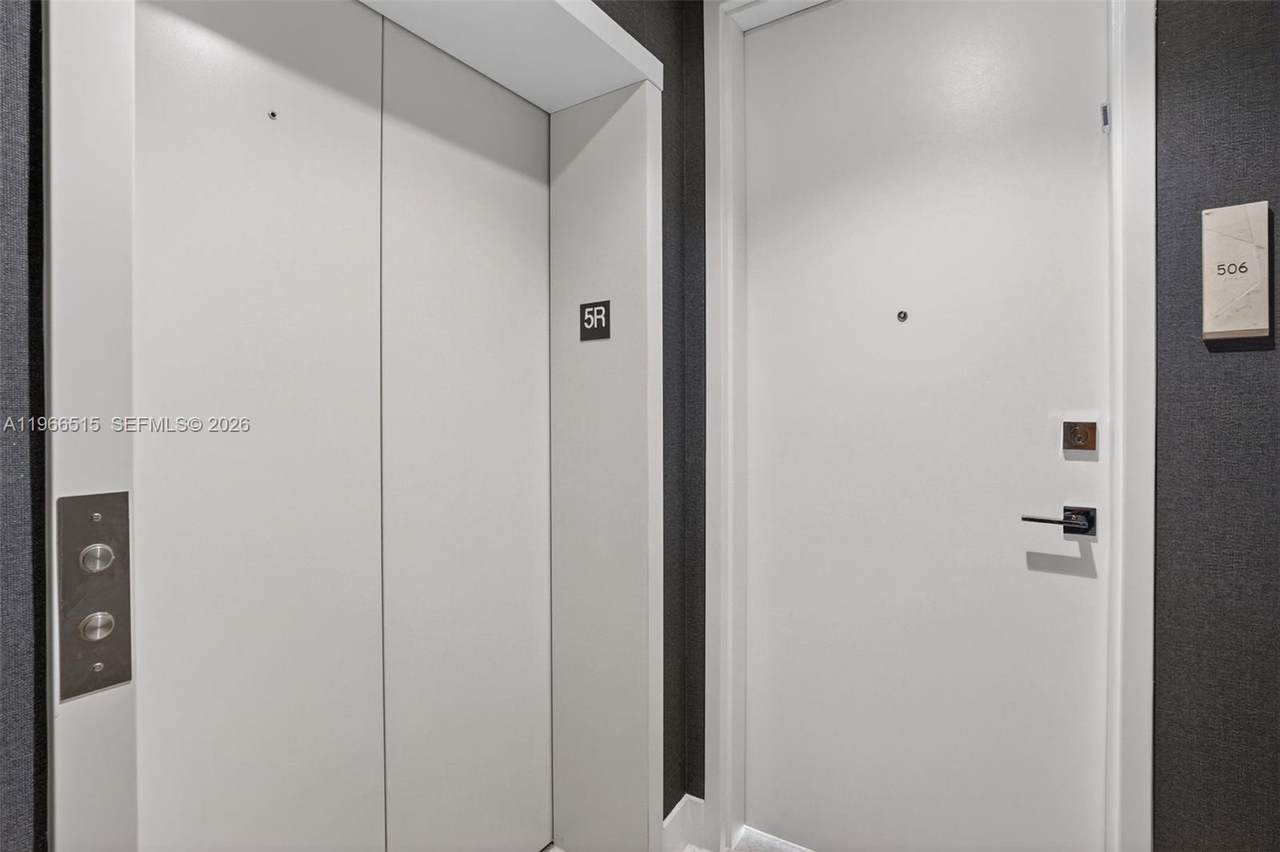 https://bt-photos.global.ssl.fastly.net/miami/1280_boomver_2_A11966515-2.jpg