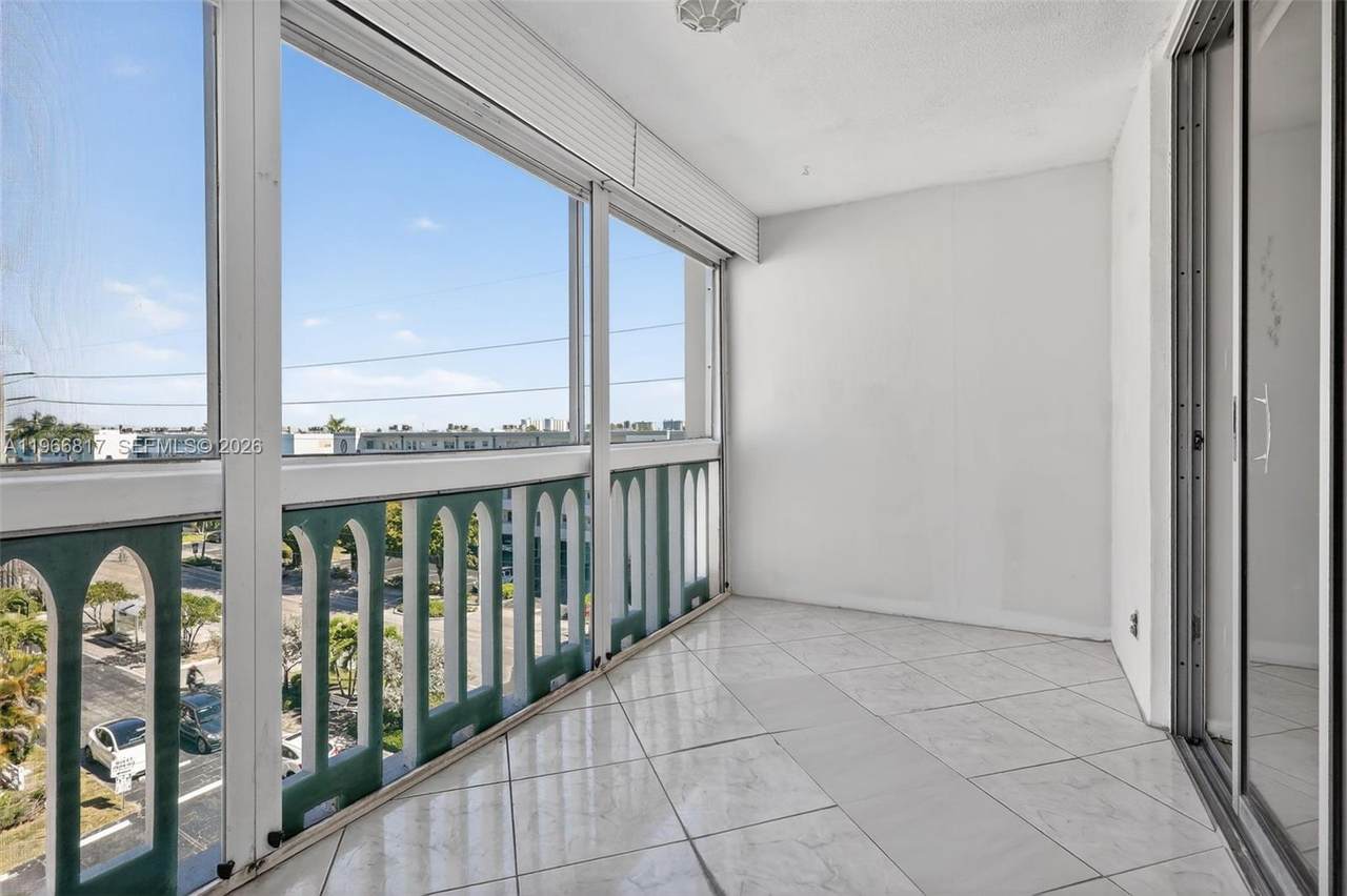 421 14th Ave - Photo 1