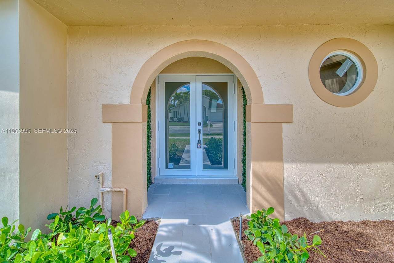 https://bt-photos.global.ssl.fastly.net/miami/1280_boomver_1_A11966995-2.jpg