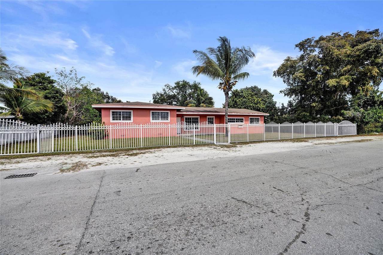 https://bt-photos.global.ssl.fastly.net/miami/1280_boomver_1_A11967055-2.jpg