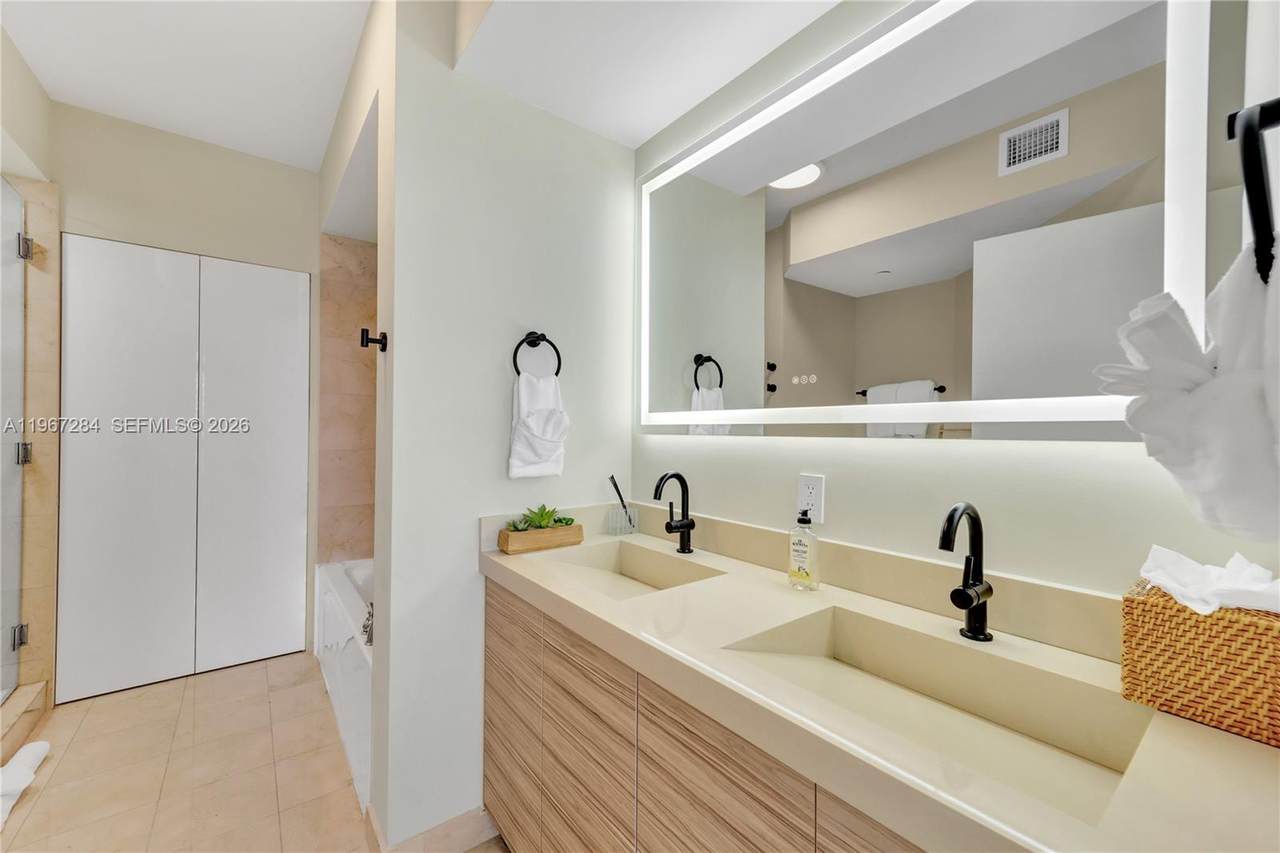 https://bt-photos.global.ssl.fastly.net/miami/1280_boomver_1_A11967284-2.jpg