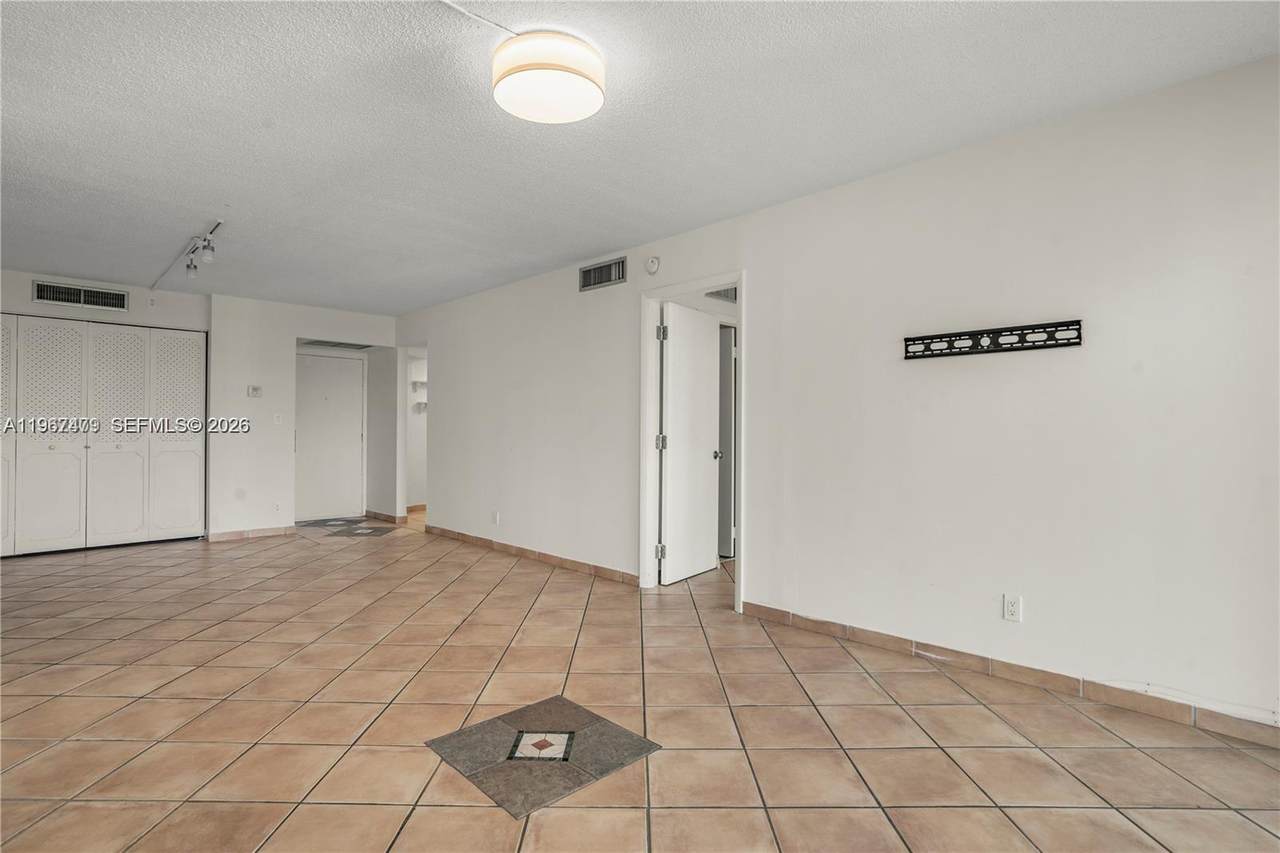 https://bt-photos.global.ssl.fastly.net/miami/1280_boomver_1_A11967479-2.jpg