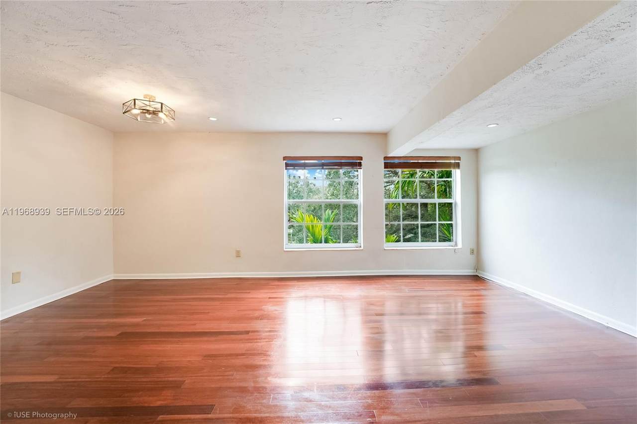 https://bt-photos.global.ssl.fastly.net/miami/1280_boomver_1_A11968939-2.jpg