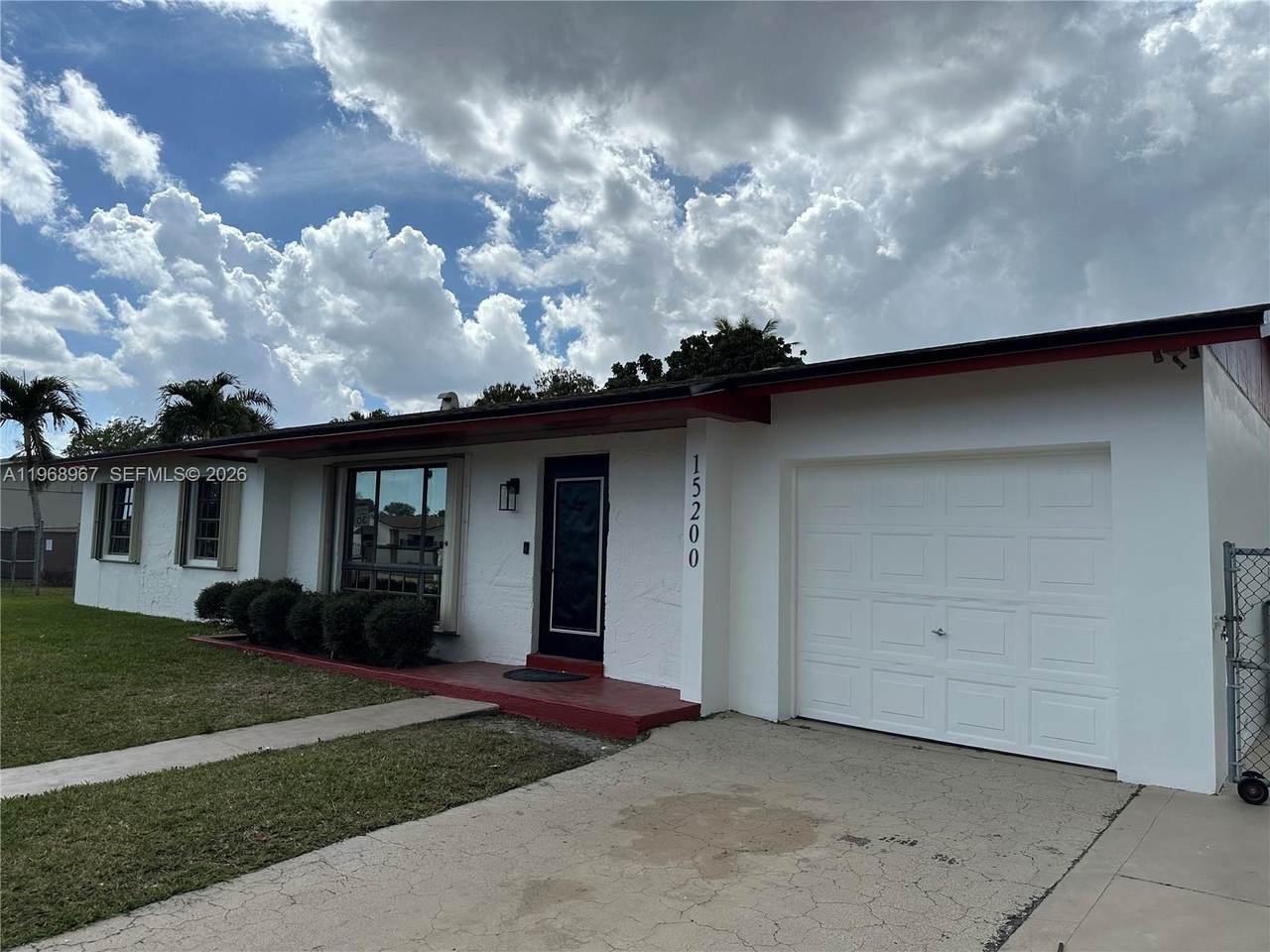 15200 109 Ave - Photo 1