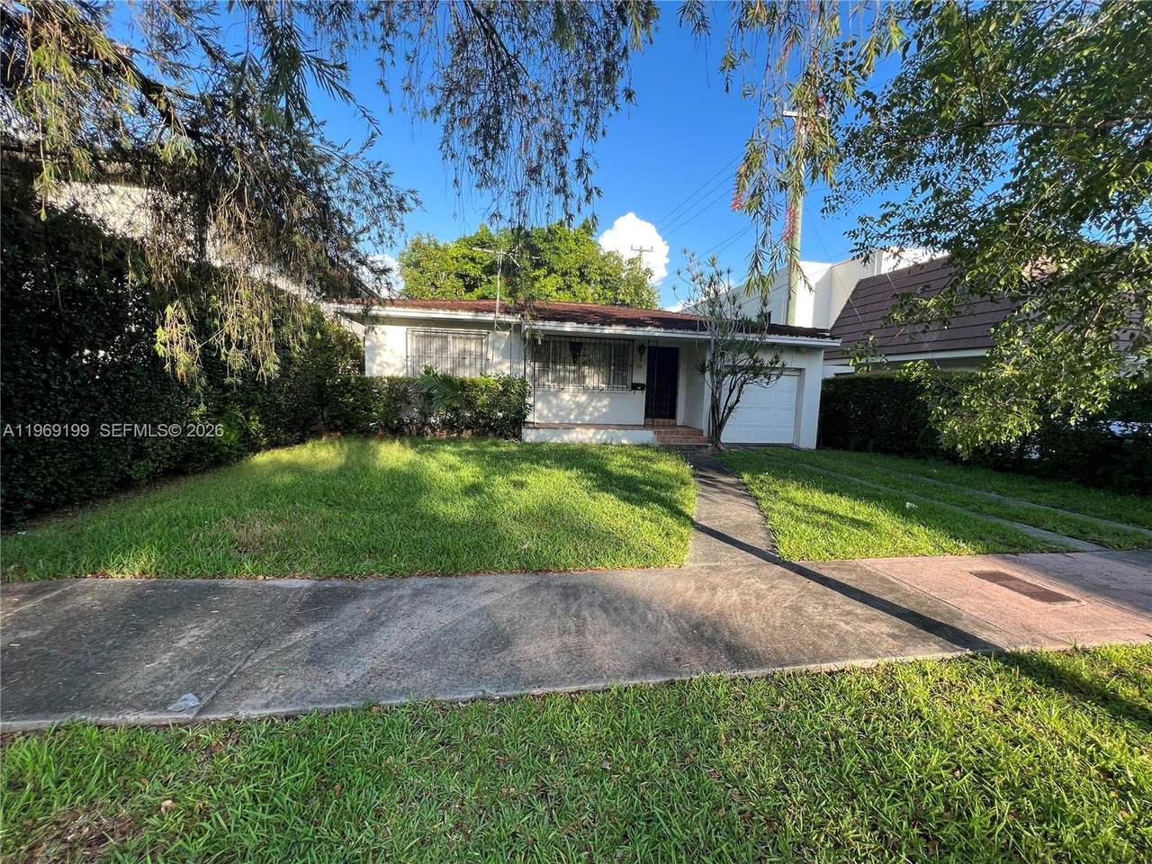 812 Columbus Blvd - Photo 1