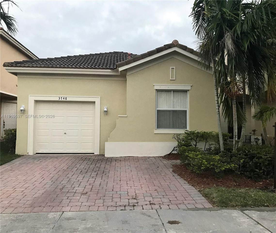 3748 9th Ct - Photo 1