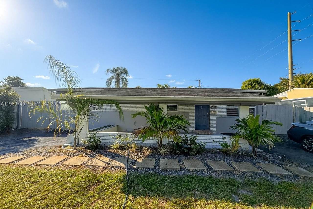6780 Meade St - Photo 1