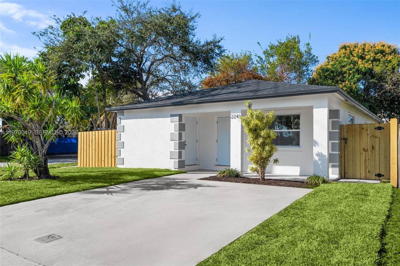 2241 Hope St - Photo 1