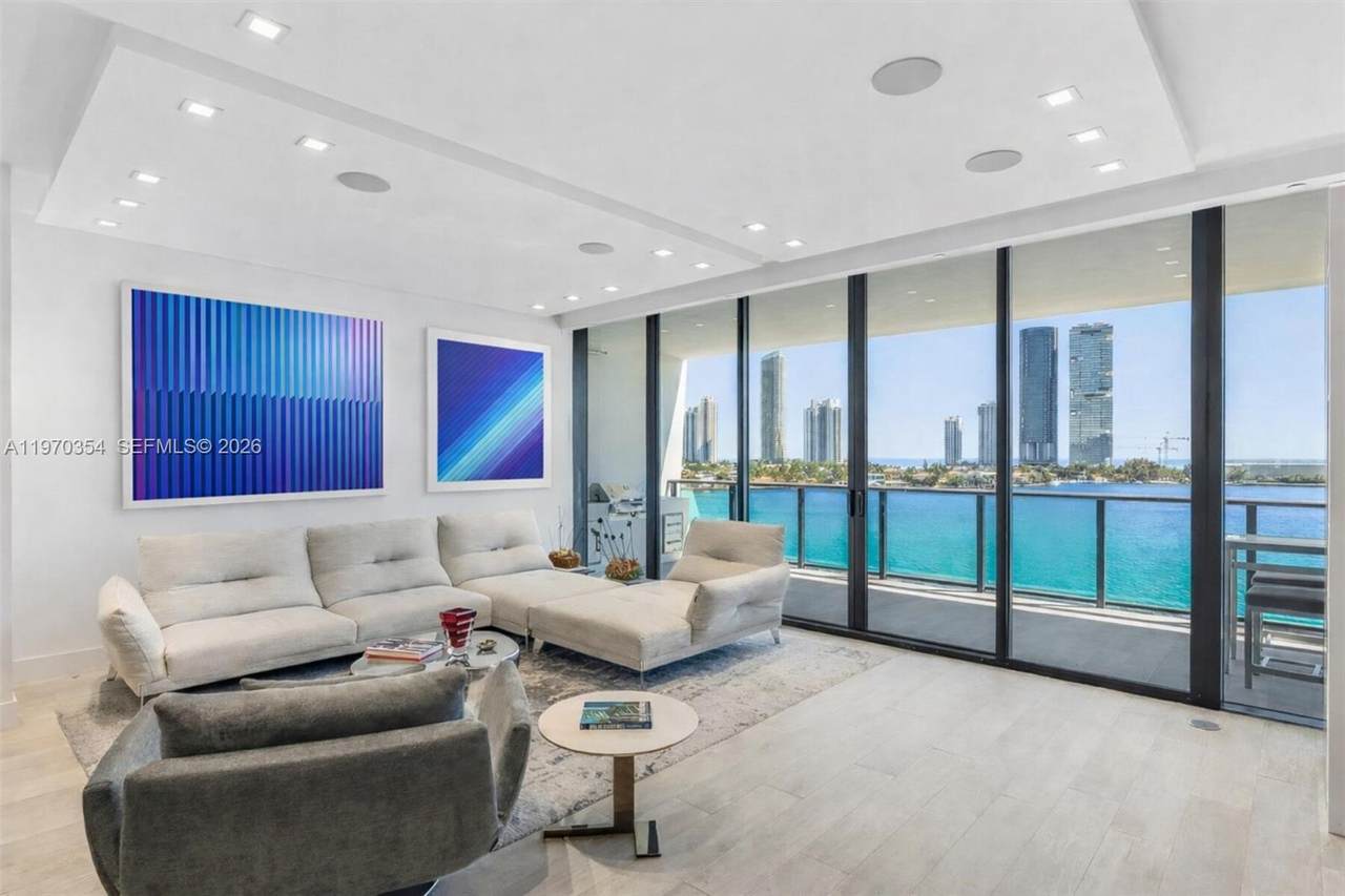 https://bt-photos.global.ssl.fastly.net/miami/1280_boomver_1_A11970354-2.jpg