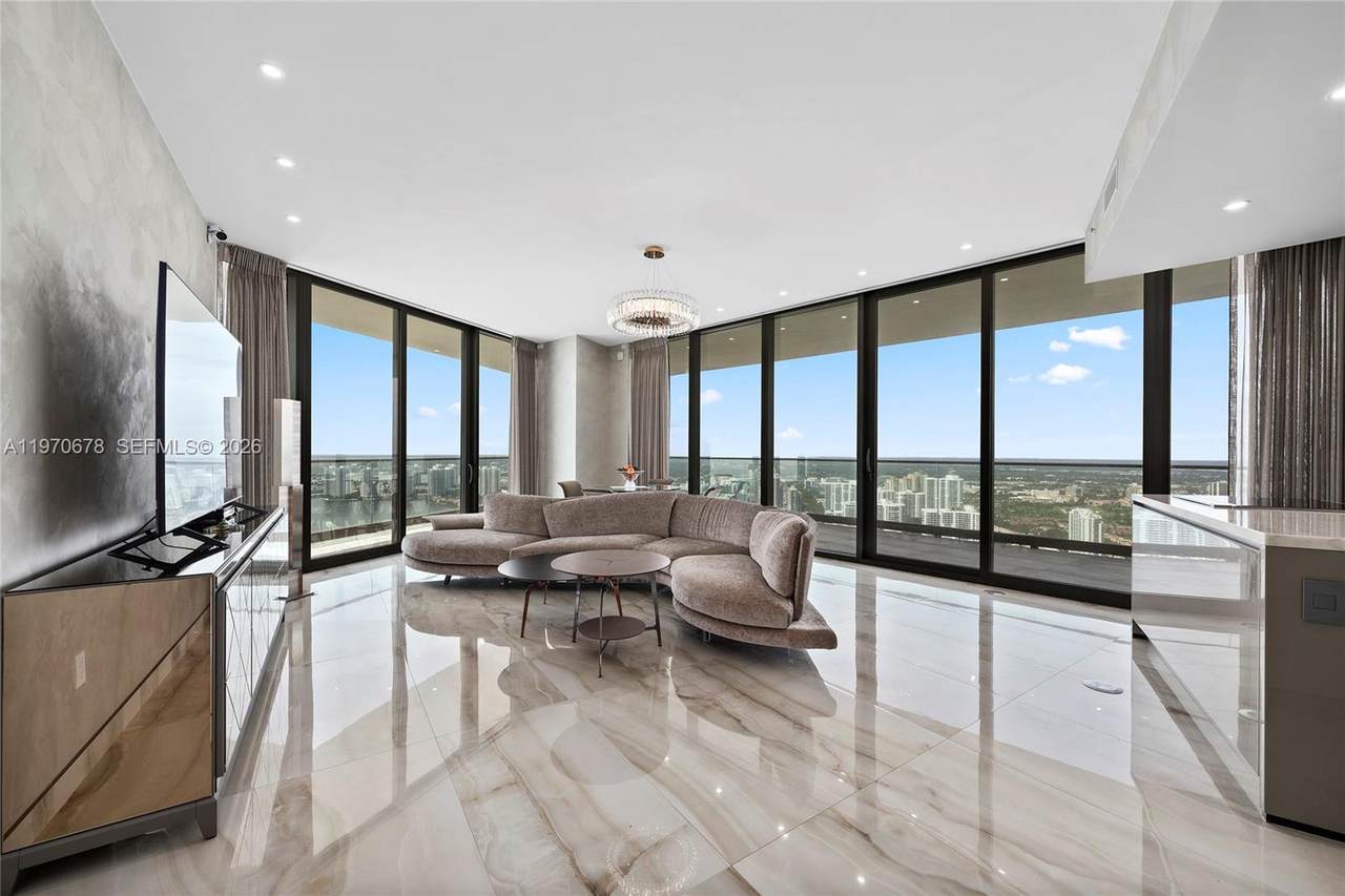 18975 Collins Ave - Photo 1