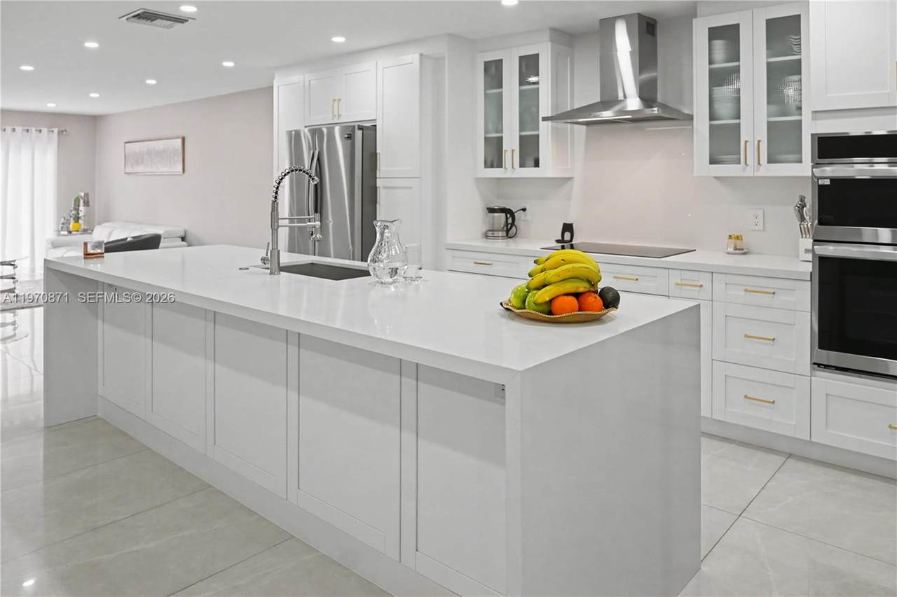 4712 Sheridan St - Photo 1