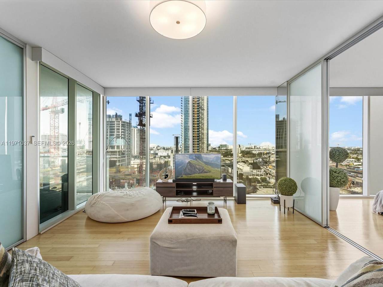 1040 Biscayne Blvd - Photo 1