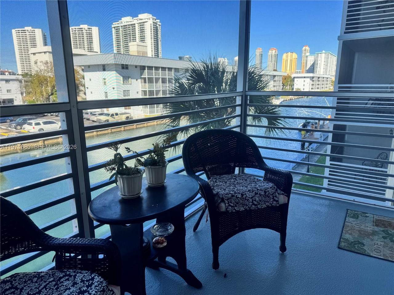 https://bt-photos.global.ssl.fastly.net/miami/1280_boomver_1_A11971880-2.jpg