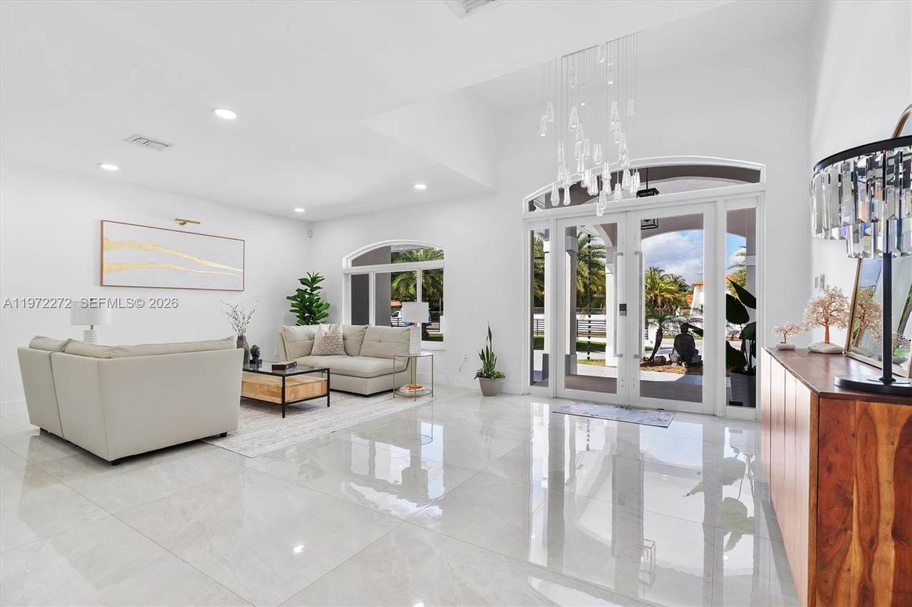 https://bt-photos.global.ssl.fastly.net/miami/1280_boomver_1_A11972272-2.jpg