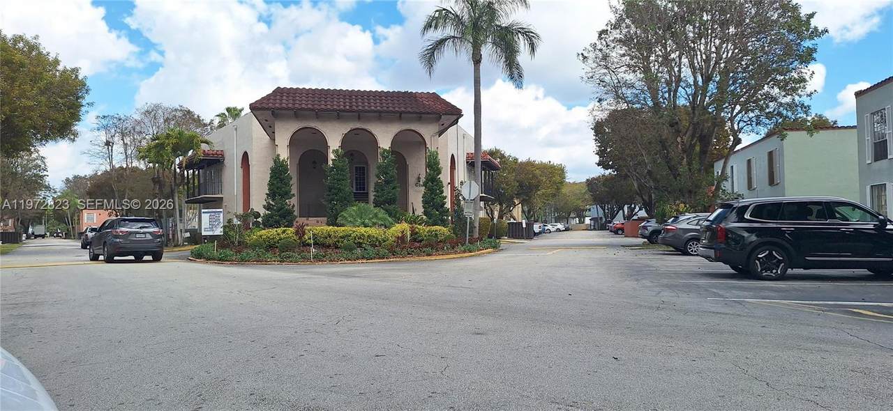 10832 Kendall Dr - Photo 1