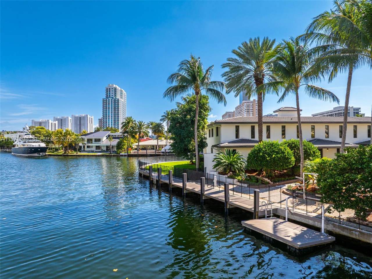 https://bt-photos.global.ssl.fastly.net/miami/1280_boomver_1_A11973044-2.jpg