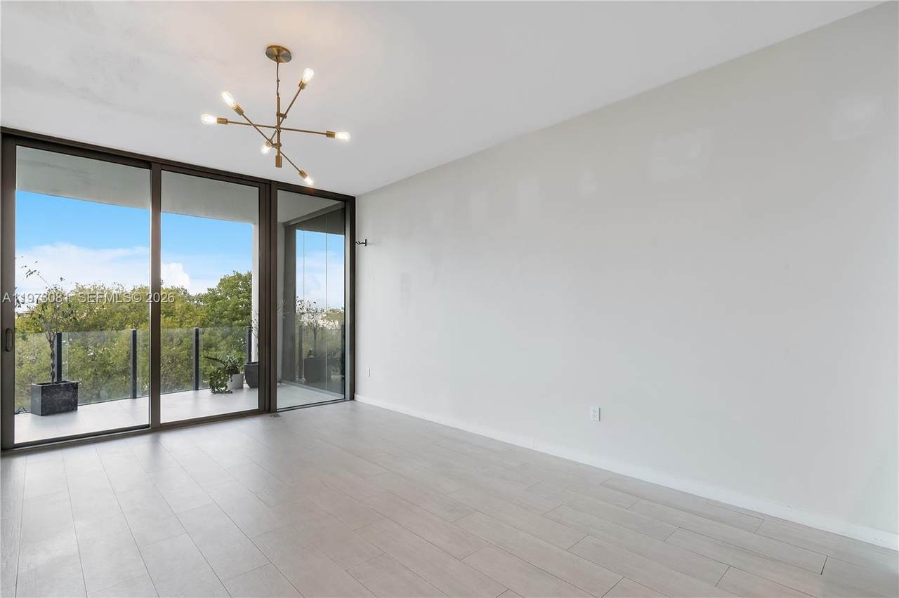 2831 Bayshore Dr - Photo 1
