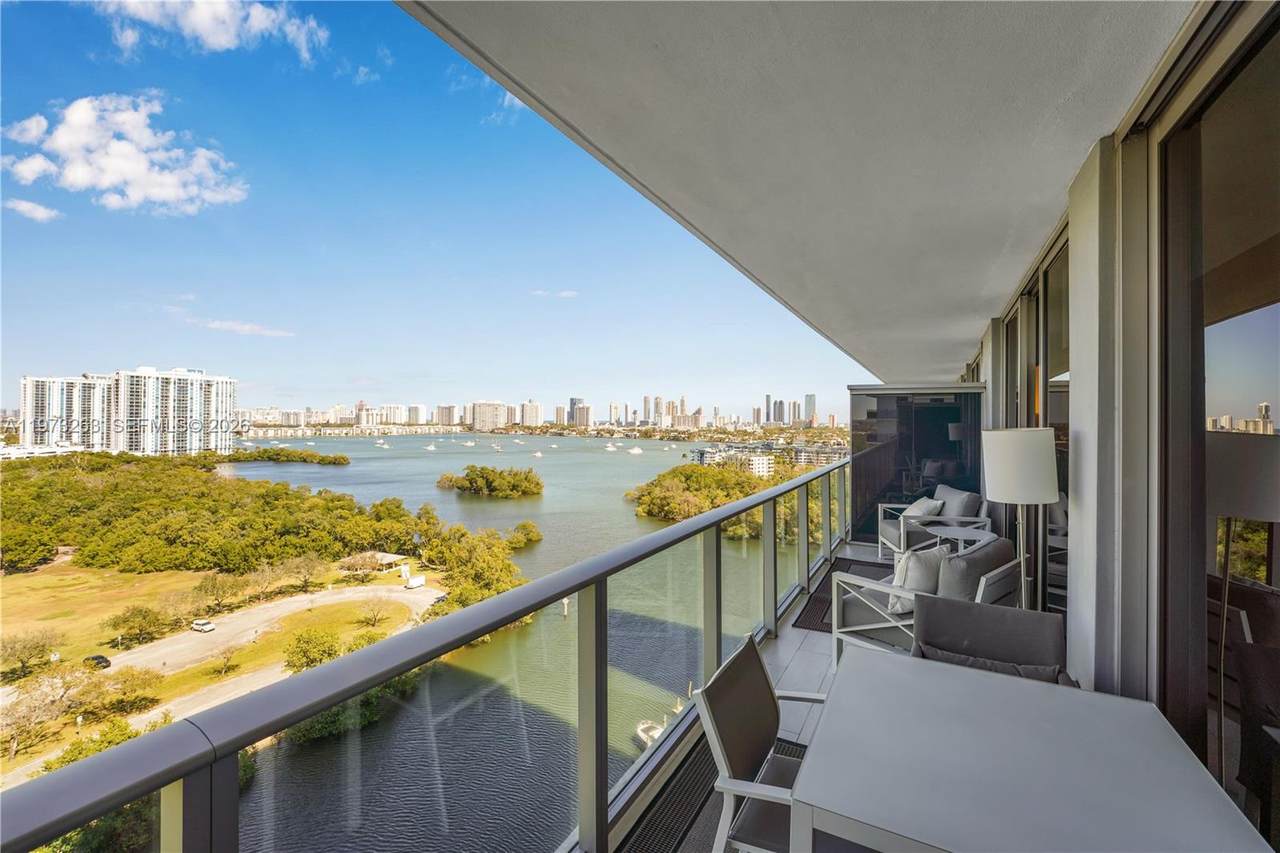 16385 Biscayne Blvd - Photo 1