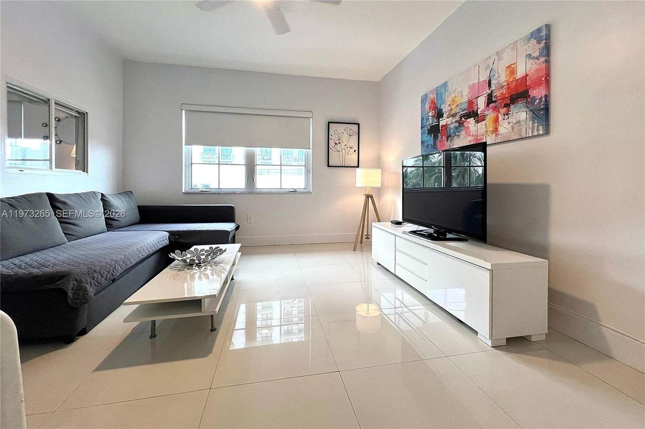 1100 Collins Ave - Photo 1