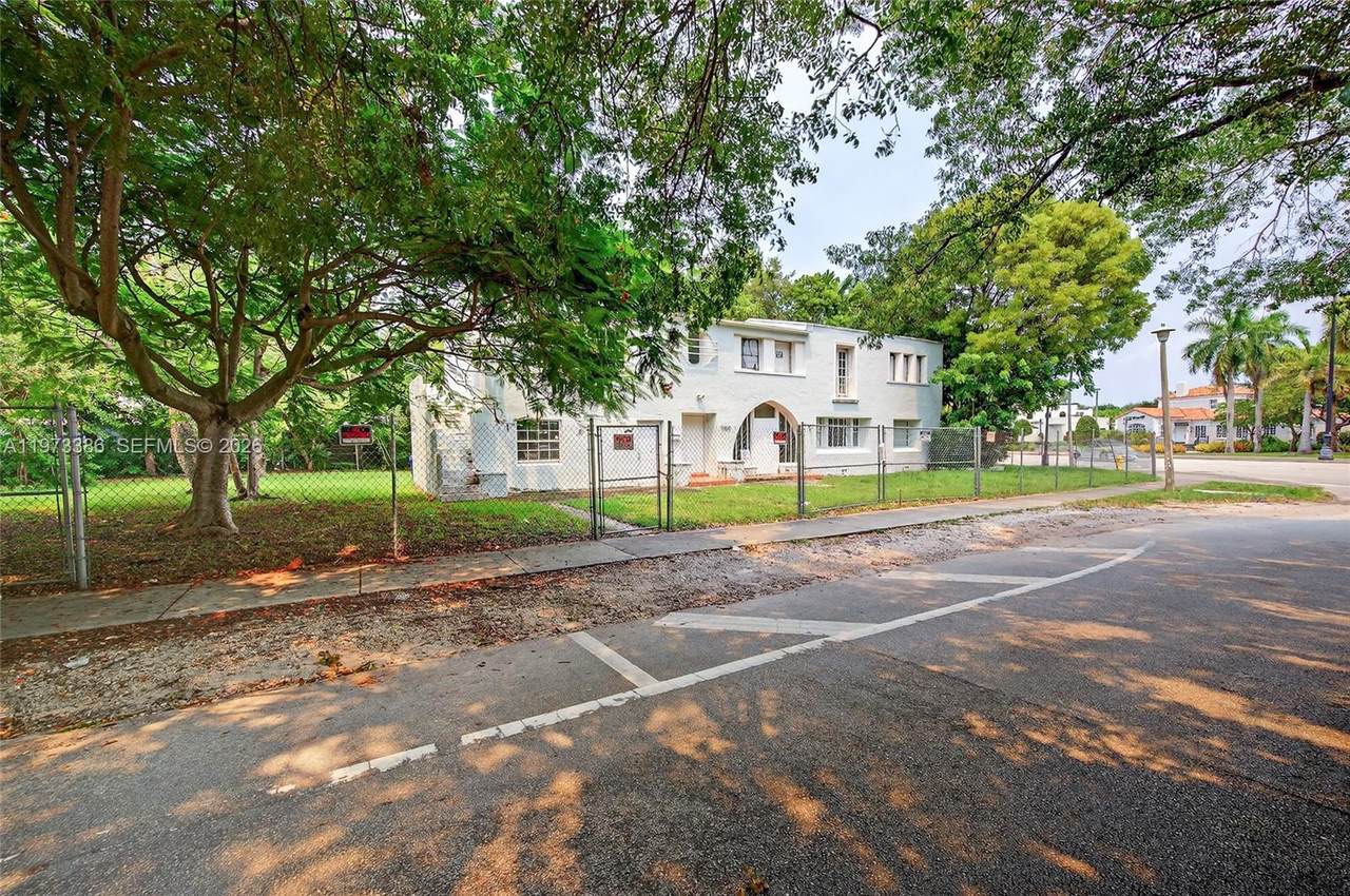 5800 Biscayne Blvd - Photo 1