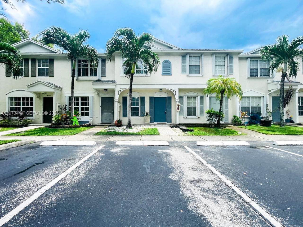 4904 31st Ter - Photo 1