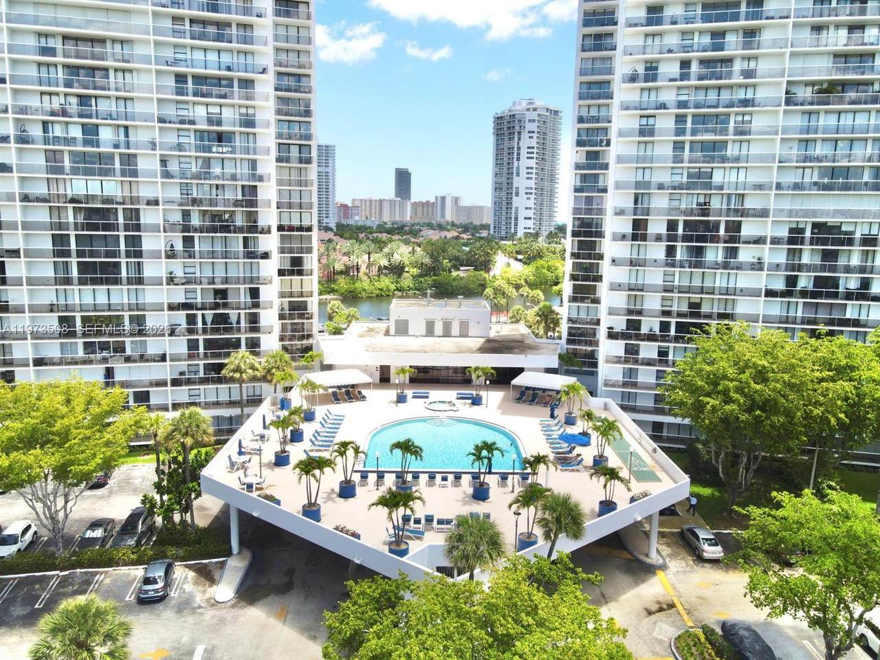 https://bt-photos.global.ssl.fastly.net/miami/1280_boomver_1_A11973508-2.jpg