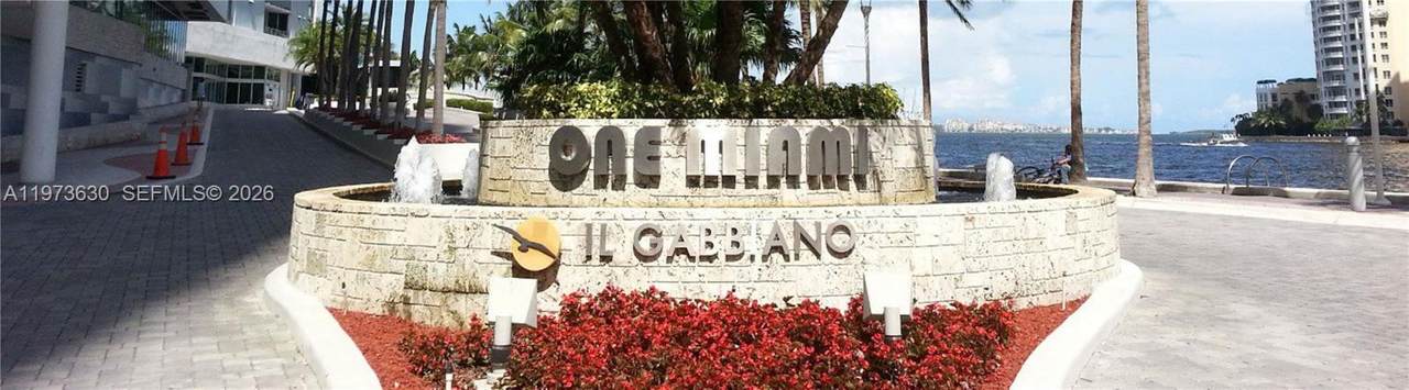 335 Biscayne Blvd - Photo 1
