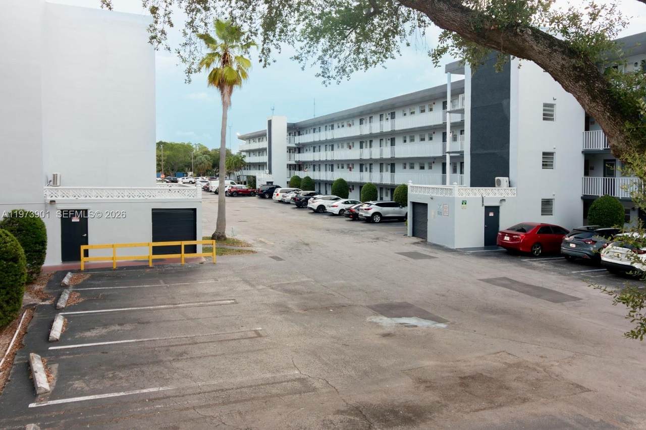 https://bt-photos.global.ssl.fastly.net/miami/orig_boomver_1_A11973901-2.jpg