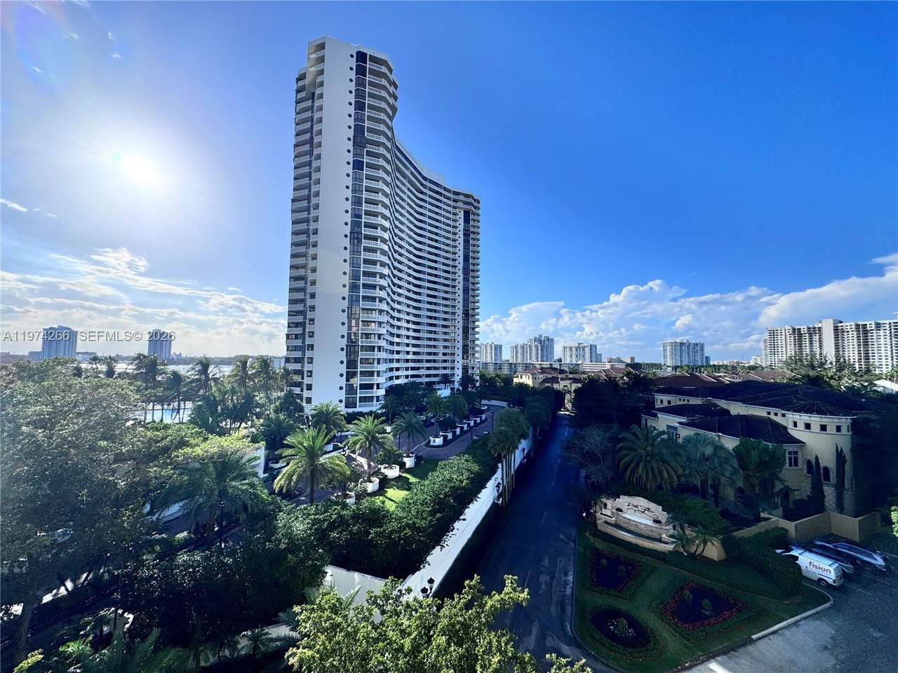https://bt-photos.global.ssl.fastly.net/miami/orig_boomver_1_A11974266-2.jpg