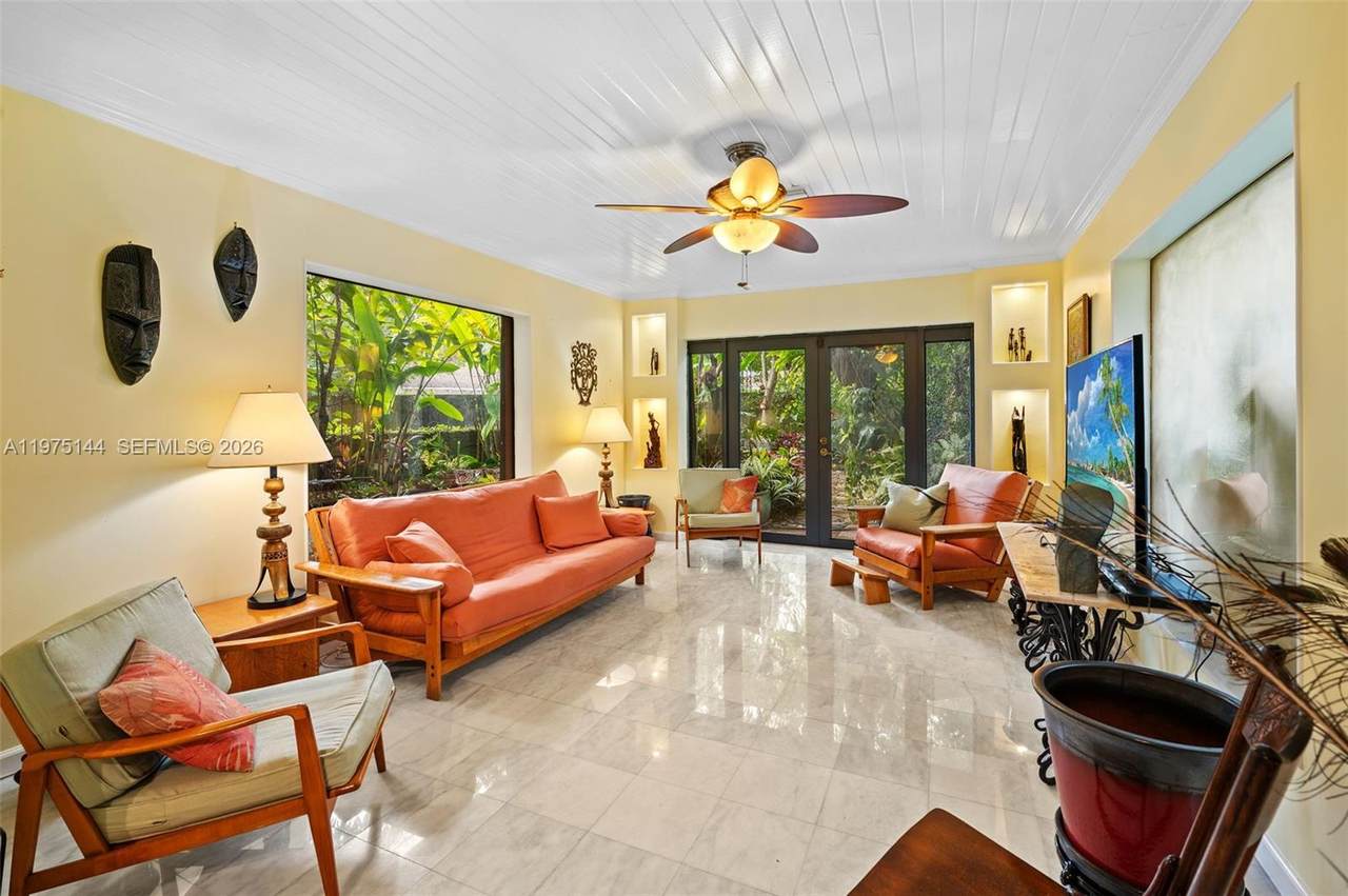 https://bt-photos.global.ssl.fastly.net/miami/1280_boomver_1_A11975144-2.jpg