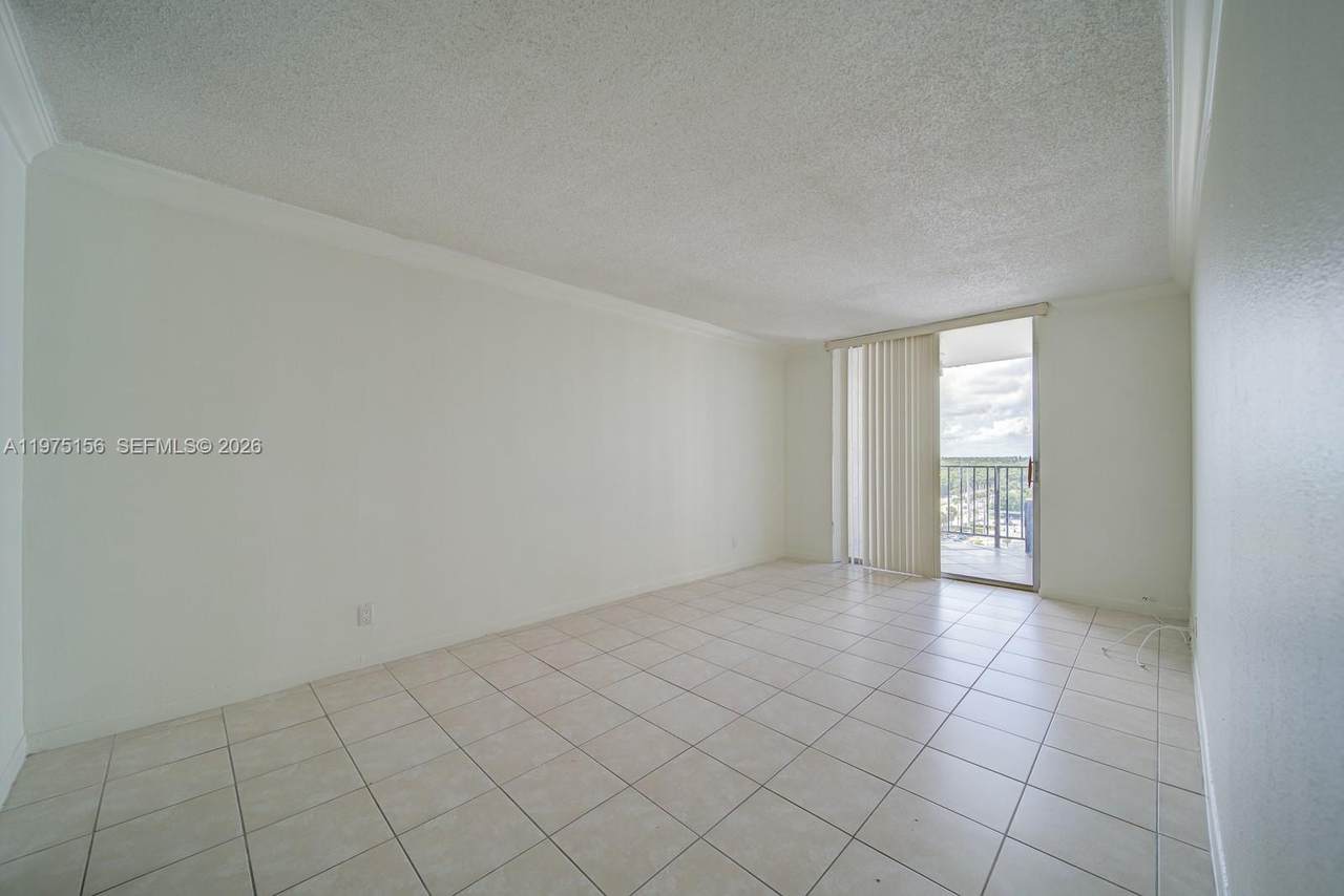 2903 Miami Beach Blvd - Photo 1