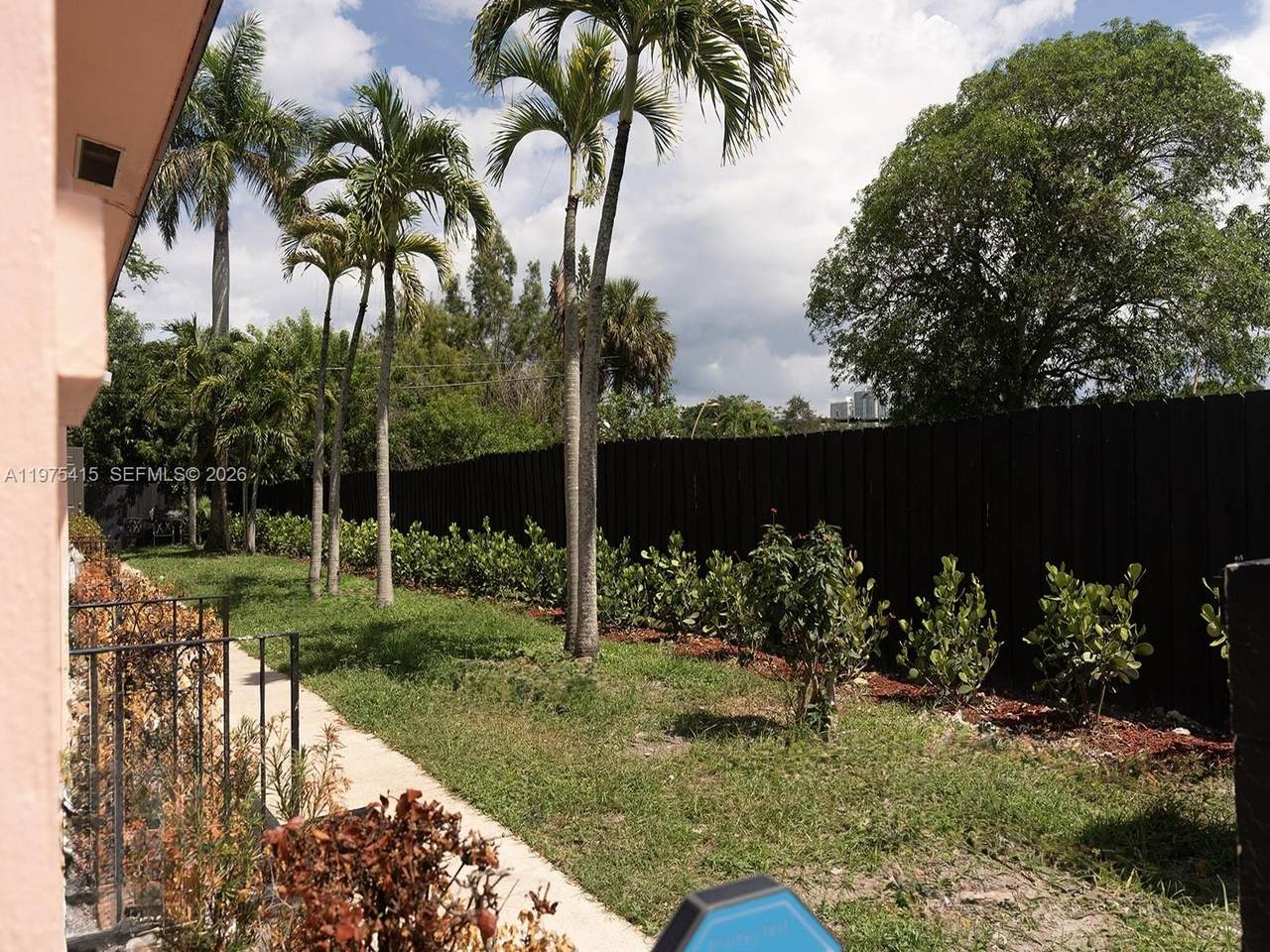 https://bt-photos.global.ssl.fastly.net/miami/1280_boomver_1_A11975415-2.jpg