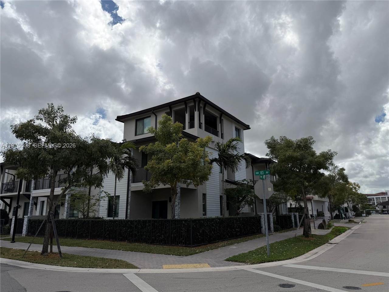 https://bt-photos.global.ssl.fastly.net/miami/1280_boomver_1_A11975508-2.jpg