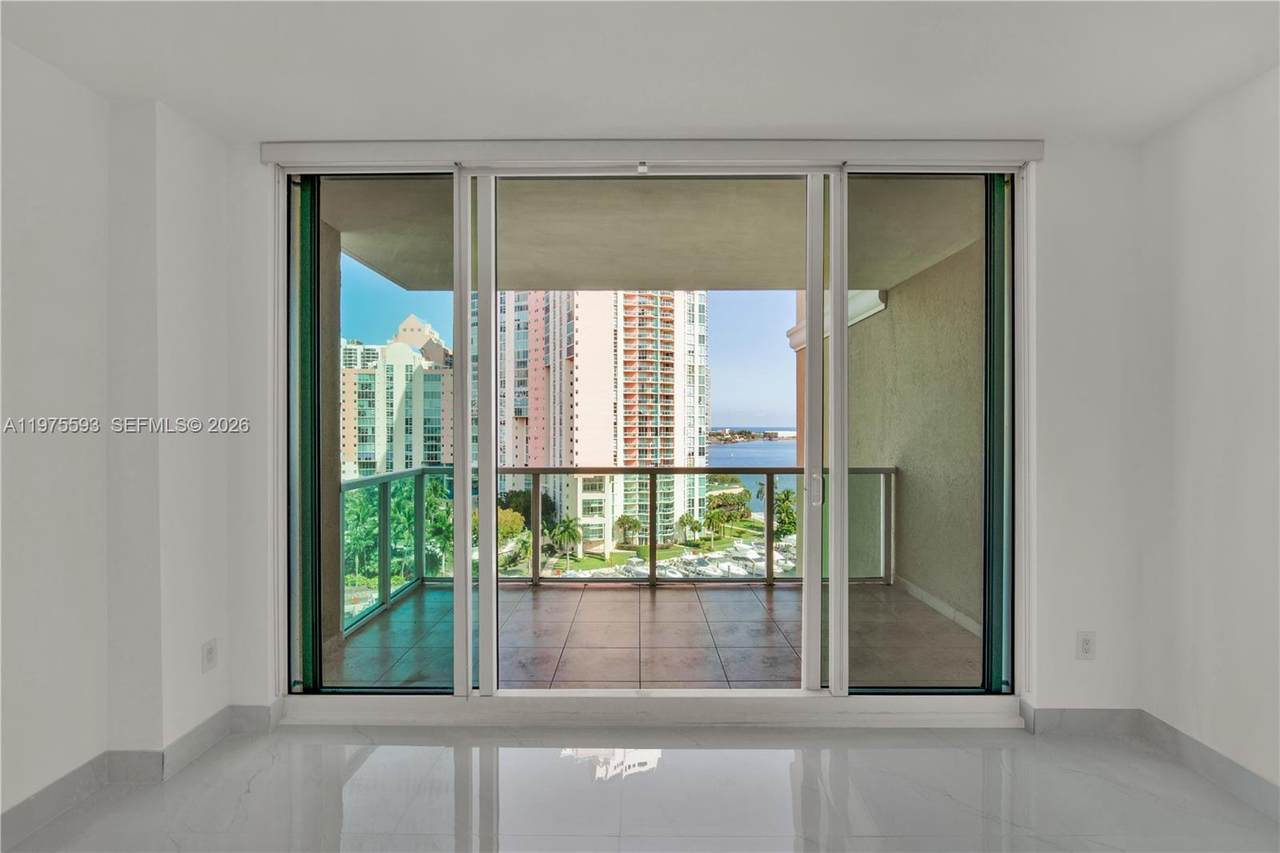 https://bt-photos.global.ssl.fastly.net/miami/1280_boomver_1_A11975593-2.jpg