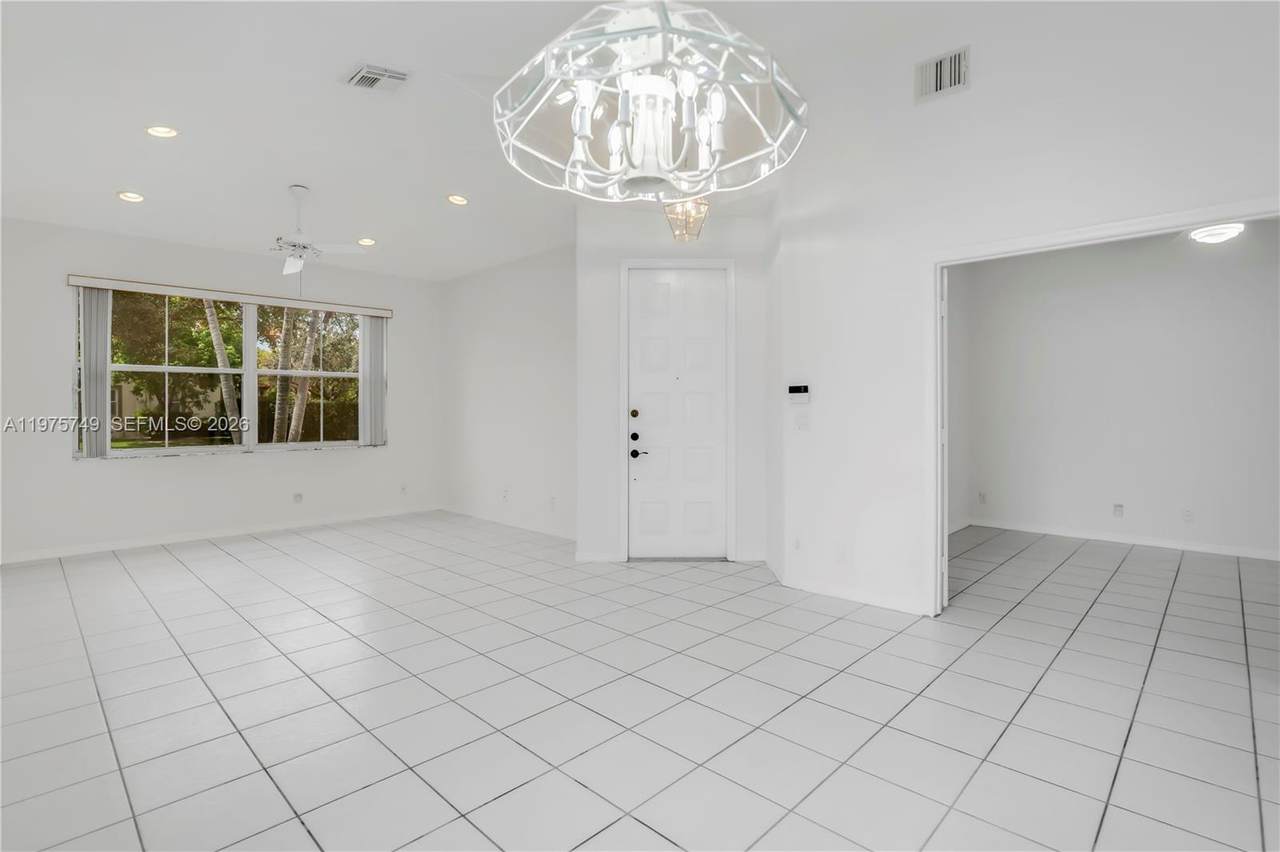 https://bt-photos.global.ssl.fastly.net/miami/1280_boomver_2_A11975749-2.jpg