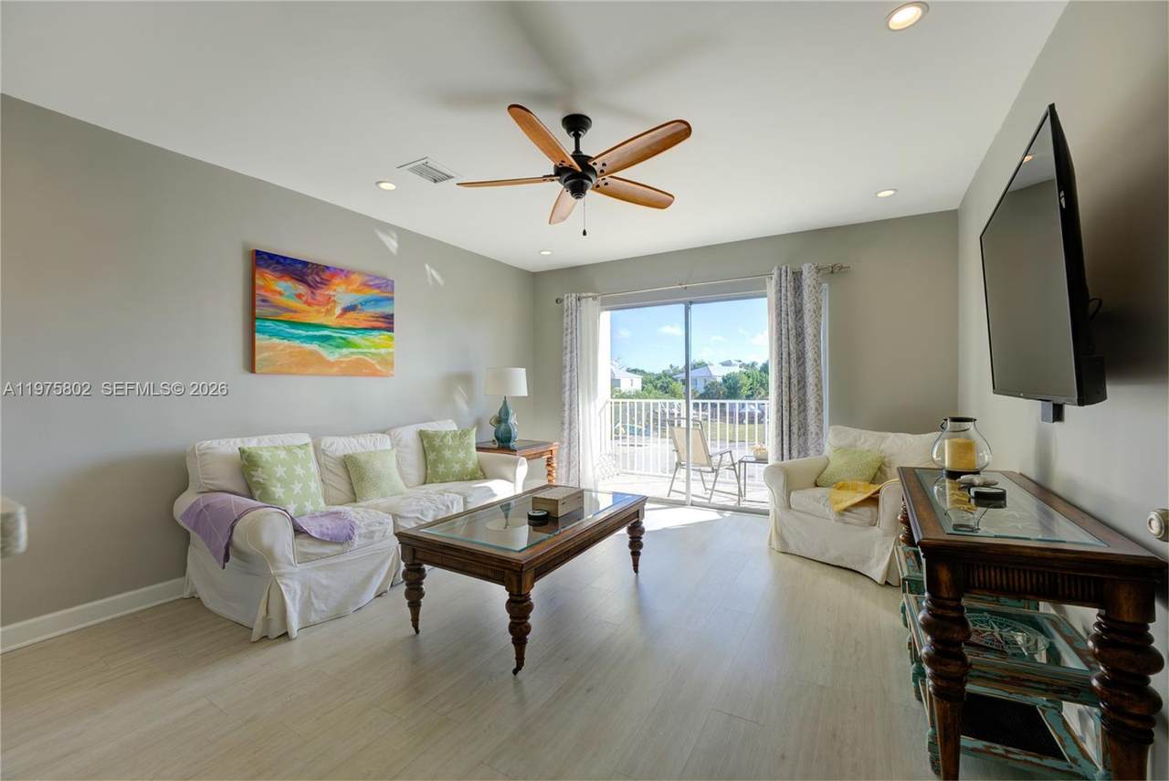 105 Avenue D - Photo 1